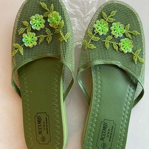 Beaded slipper shoes! Never worn! Soooo pretty!